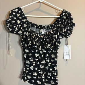 Unique Vintage Black Ditsy Daisy Puff Sleeve Top